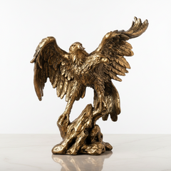 Majestic Golden Eagle Sculpture – Luxury Wildlife Decorative Showpiece
